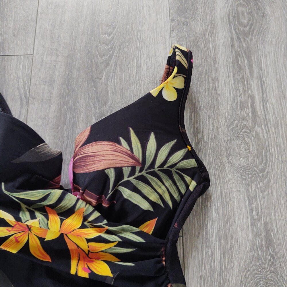 Miraclesuit Notched V Floral Print One Piece Swimsuit - Picture 6 of 15